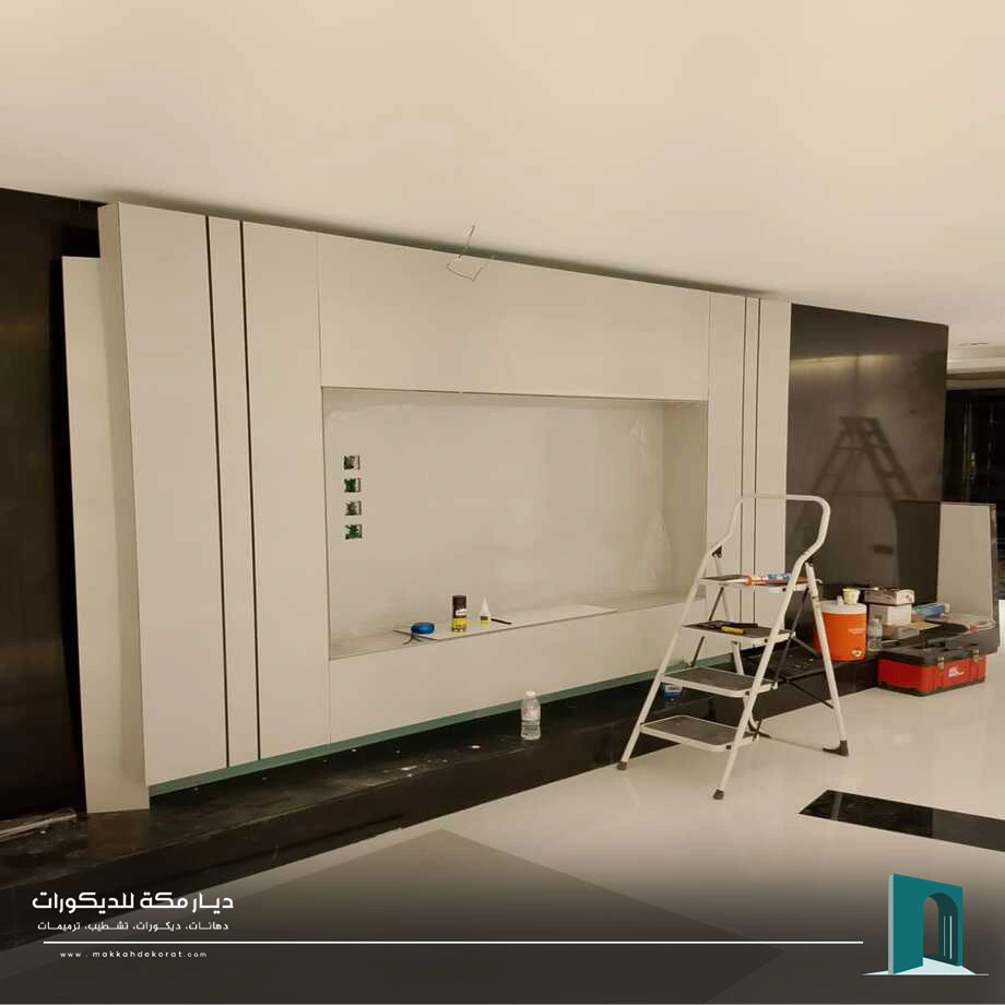 تركيب بديل رخام خلف الشاشة مكة